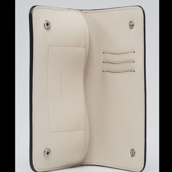 New !! Burberry continental wallet💕 - Picture 2 of 9